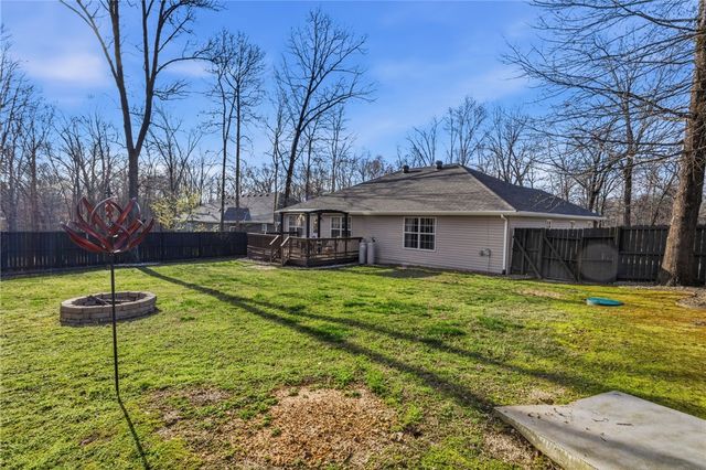 3 Roddam Lane, Bella Vista, AR 72715
