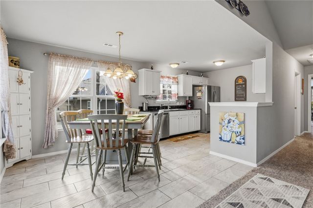 3 Roddam Lane, Bella Vista, AR 72715