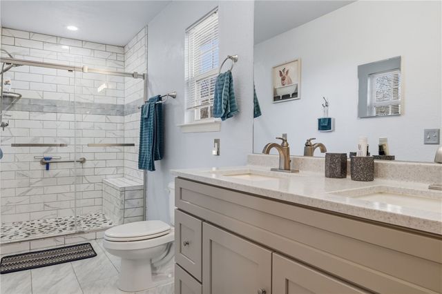 3 Roddam Lane, Bella Vista, AR 72715