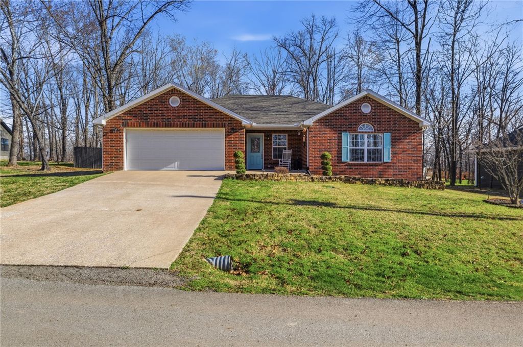 3 Roddam Lane, Bella Vista, AR 72715