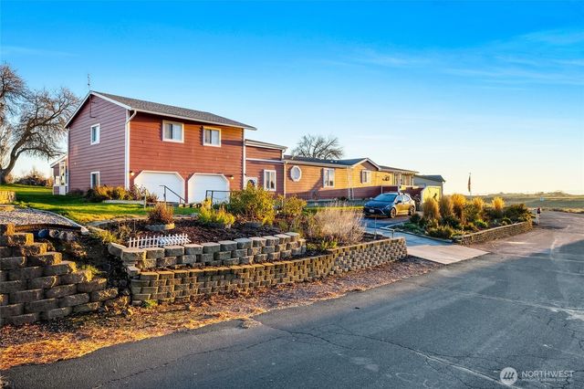 10693 SE Handicap Drive, Warden, WA 98857