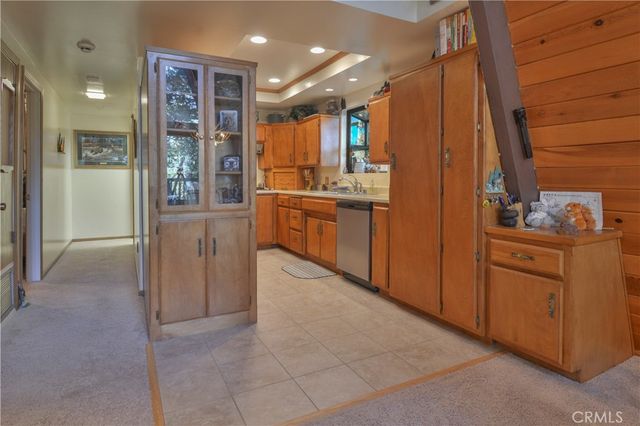 453 Oriole Drive, Twin Peaks, CA 92391