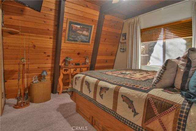453 Oriole Drive, Twin Peaks, CA 92391