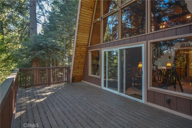 453 Oriole Drive, Twin Peaks, CA 92391