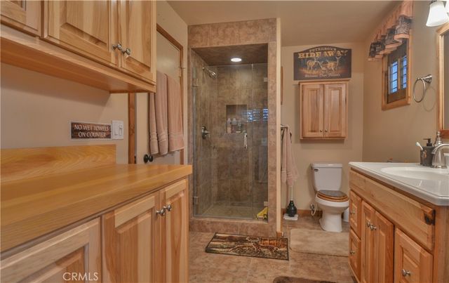453 Oriole Drive, Twin Peaks, CA 92391