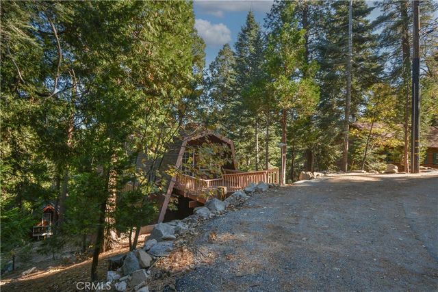 453 Oriole Drive, Twin Peaks, CA 92391