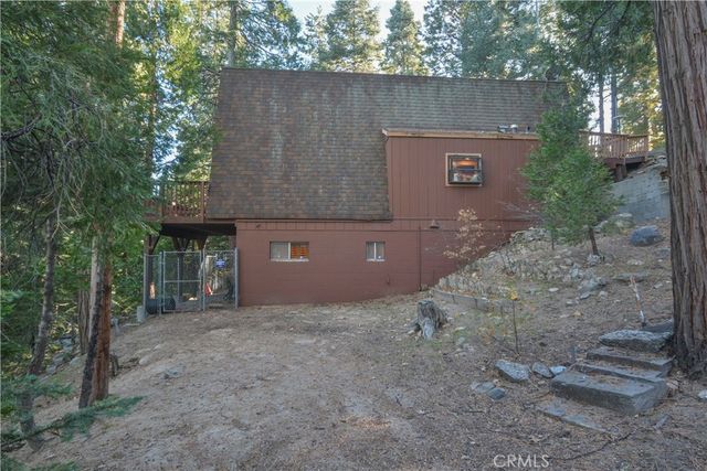 453 Oriole Drive, Twin Peaks, CA 92391