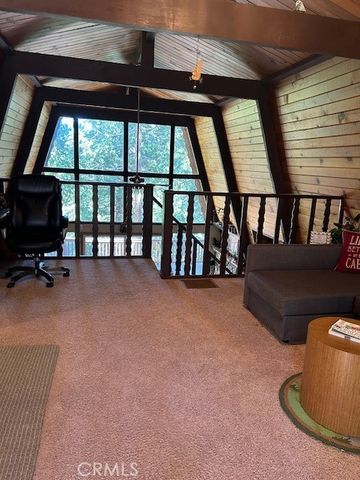 453 Oriole Drive, Twin Peaks, CA 92391