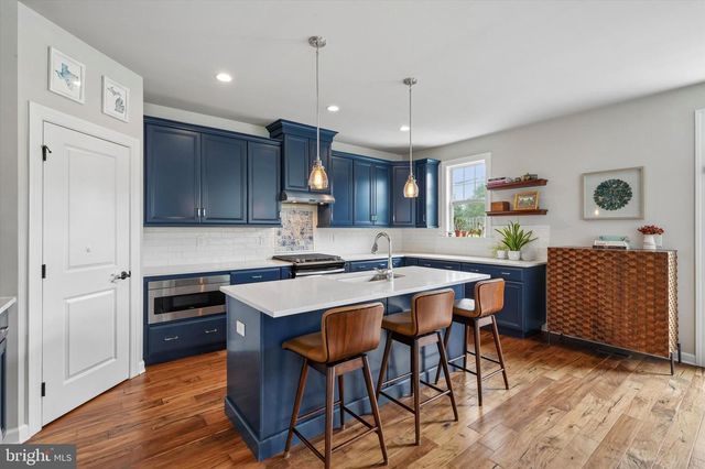 17 FINLEY CT, Lansdale, PA 19446
