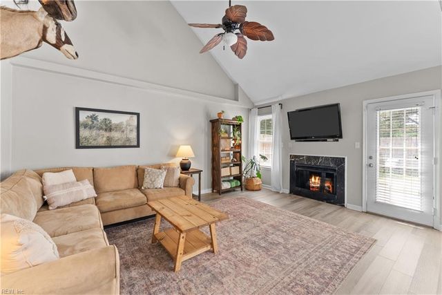 61 Centre Port CIR, Portsmouth, VA 23703