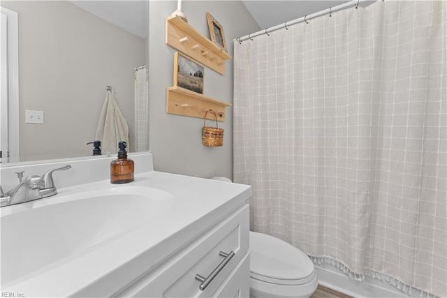 61 Centre Port CIR, Portsmouth, VA 23703