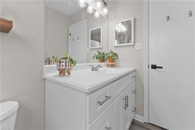61 Centre Port CIR, Portsmouth, VA 23703
