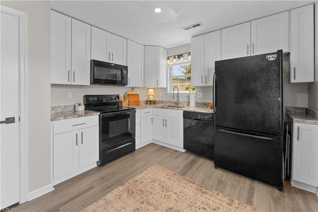 61 Centre Port CIR, Portsmouth, VA 23703