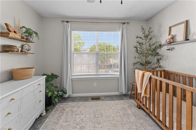61 Centre Port CIR, Portsmouth, VA 23703
