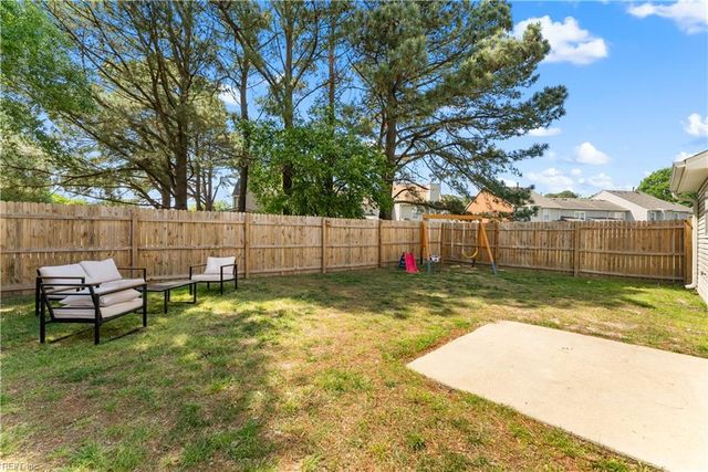 61 Centre Port CIR, Portsmouth, VA 23703