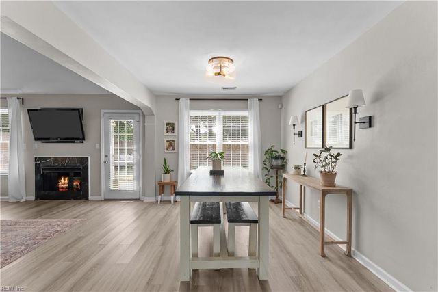 61 Centre Port CIR, Portsmouth, VA 23703
