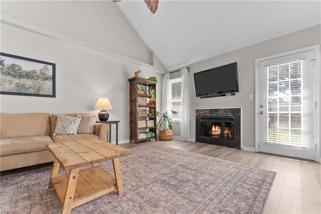 61 Centre Port CIR, Portsmouth, VA 23703