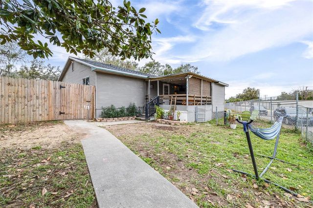 14430 10TH STREET, Dade City, FL 33523