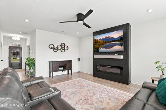 215 Stargaze Dr, Shepherdsville, KY 40165