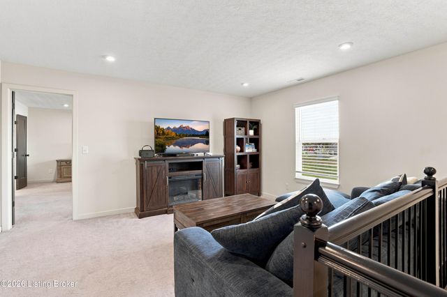 215 Stargaze Dr, Shepherdsville, KY 40165
