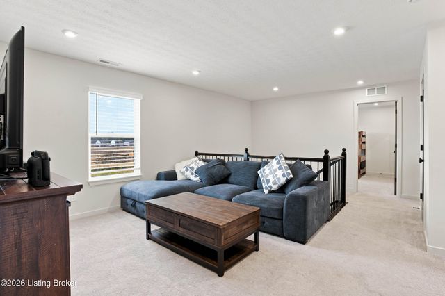215 Stargaze Dr, Shepherdsville, KY 40165