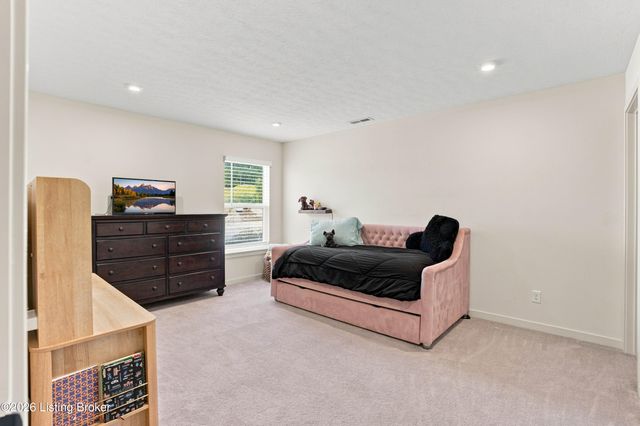 215 Stargaze Dr, Shepherdsville, KY 40165