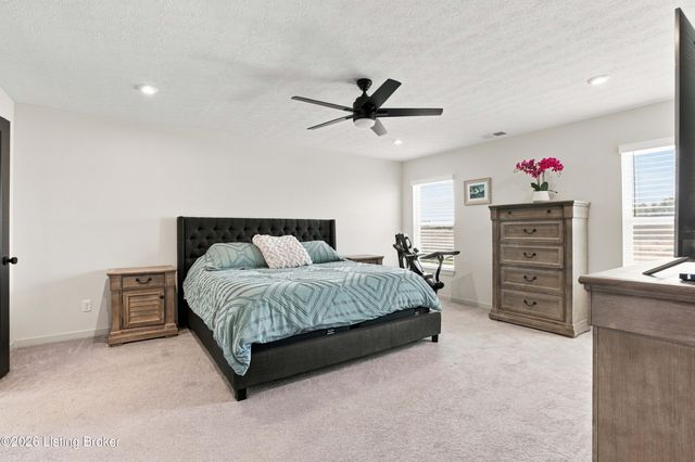 215 Stargaze Dr, Shepherdsville, KY 40165