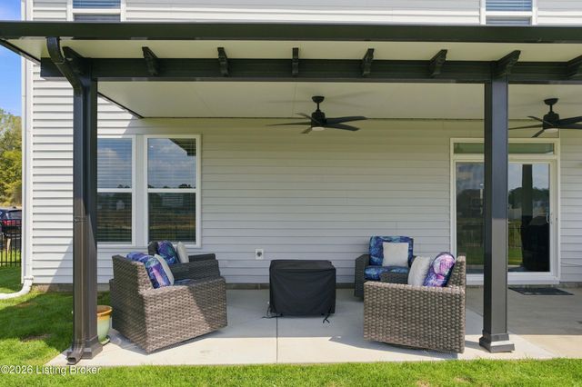215 Stargaze Dr, Shepherdsville, KY 40165