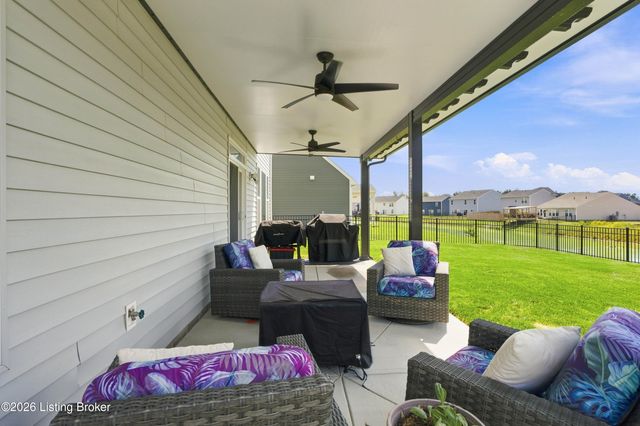 215 Stargaze Dr, Shepherdsville, KY 40165
