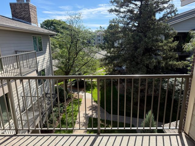 2120 Ridge Drive 31, Saint Louis Park, MN 55416