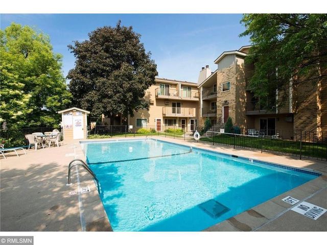 2120 Ridge Drive 31, Saint Louis Park, MN 55416