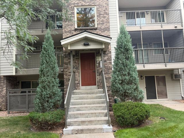 2120 Ridge Drive 31, Saint Louis Park, MN 55416