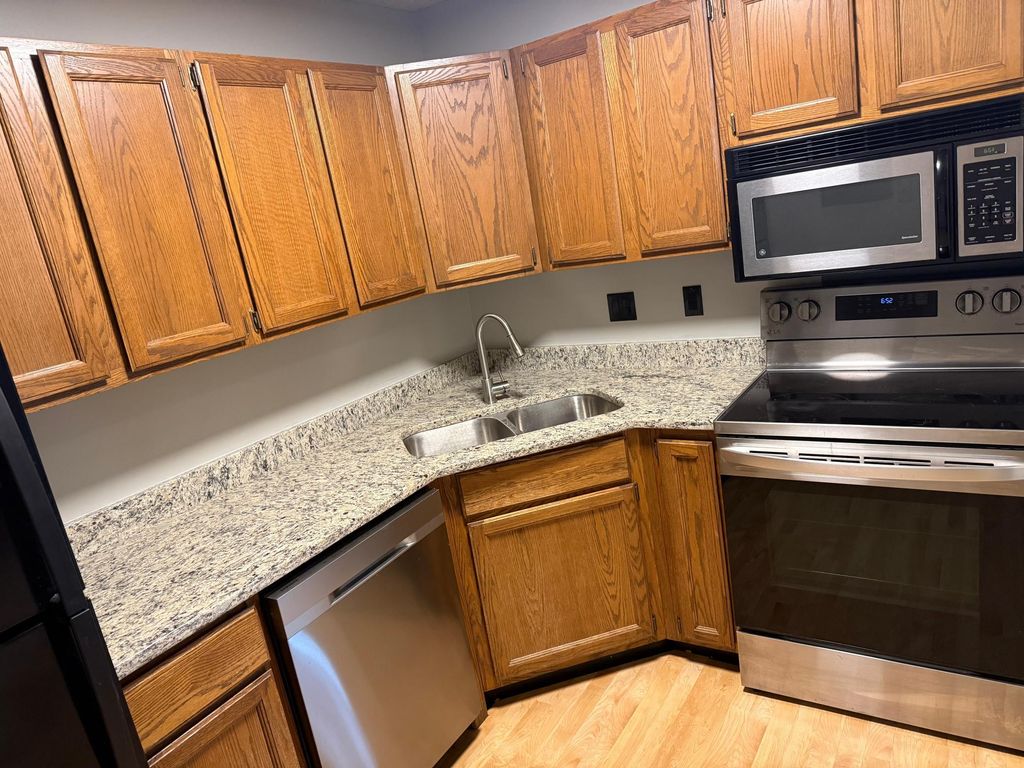 2120 Ridge Drive 31, Saint Louis Park, MN 55416 — photo 5