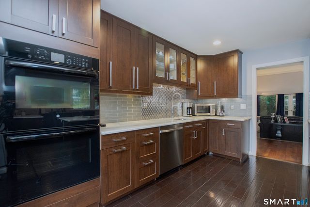 10 Blackberry Lane, Norwalk, CT 06850