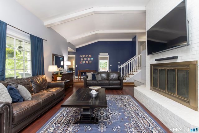 10 Blackberry Lane, Norwalk, CT 06850