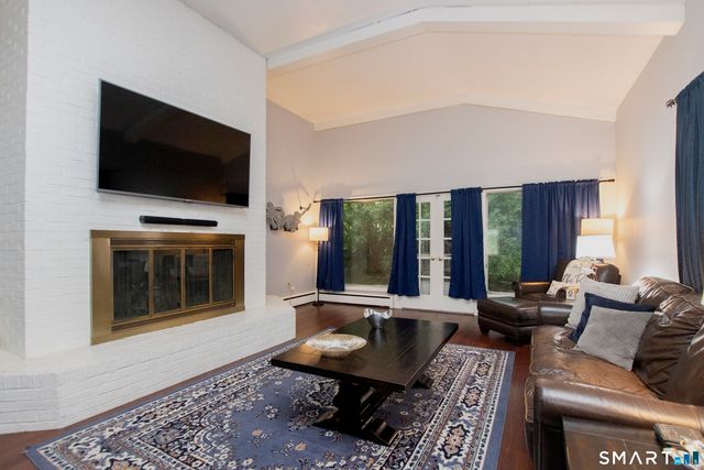 10 Blackberry Lane, Norwalk, CT 06850