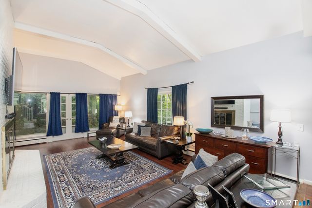 10 Blackberry Lane, Norwalk, CT 06850