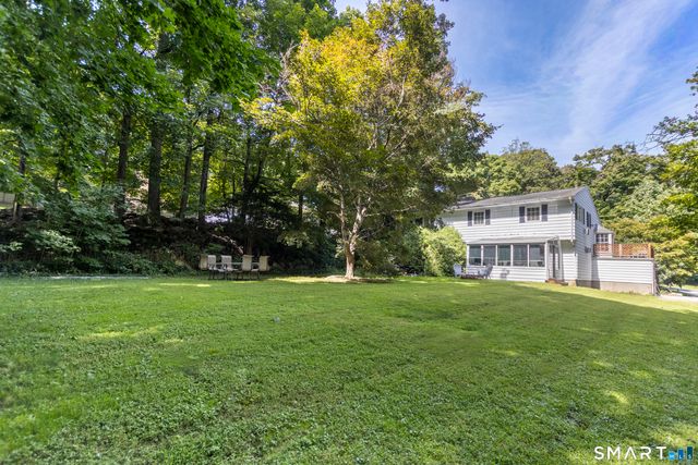 10 Blackberry Lane, Norwalk, CT 06850