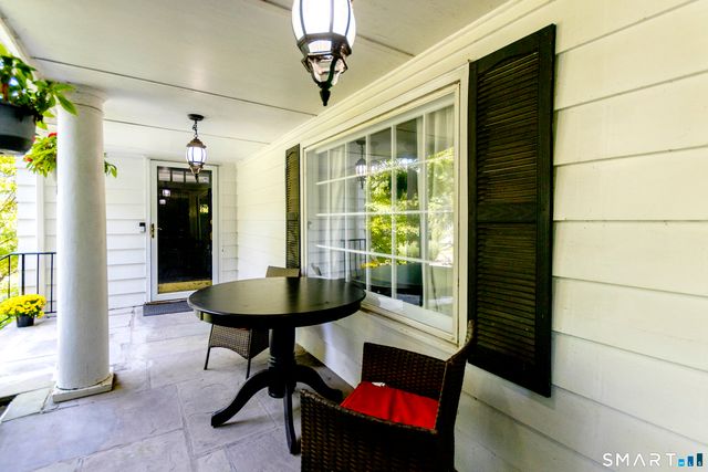 10 Blackberry Lane, Norwalk, CT 06850
