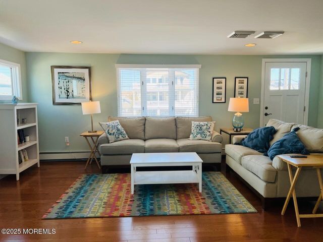 245 24th Avenue, Seaside Park, NJ 08752