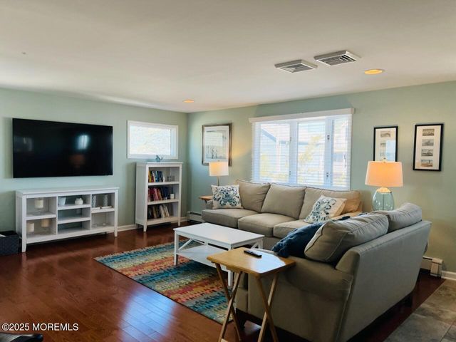 245 24th Avenue, Seaside Park, NJ 08752