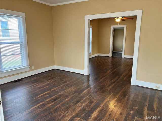 523 E Tremont Street, Hillsboro, IL 62049