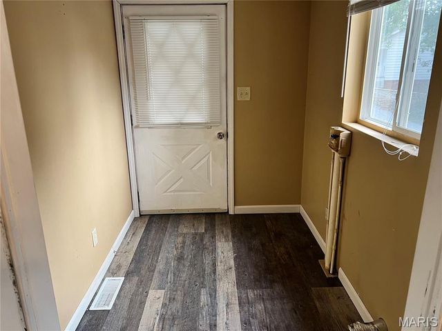 523 E Tremont Street, Hillsboro, IL 62049