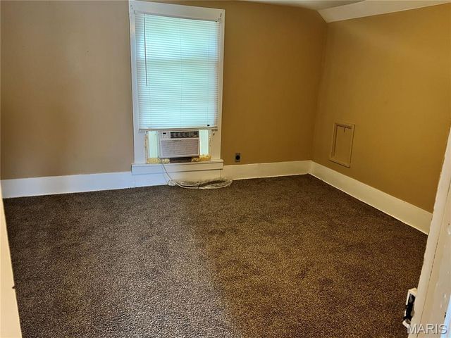 523 E Tremont Street, Hillsboro, IL 62049