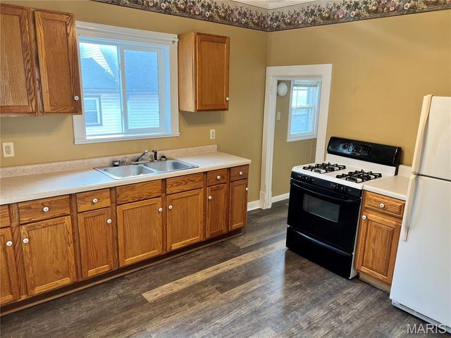 523 E Tremont Street, Hillsboro, IL 62049