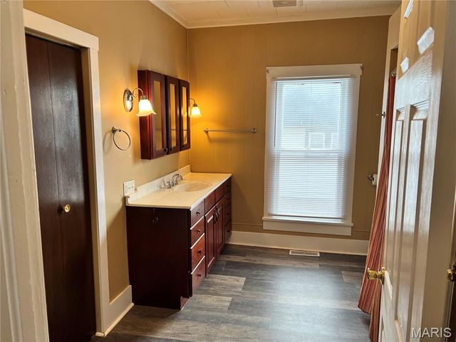 523 E Tremont Street, Hillsboro, IL 62049