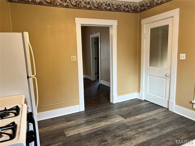 523 E Tremont Street, Hillsboro, IL 62049