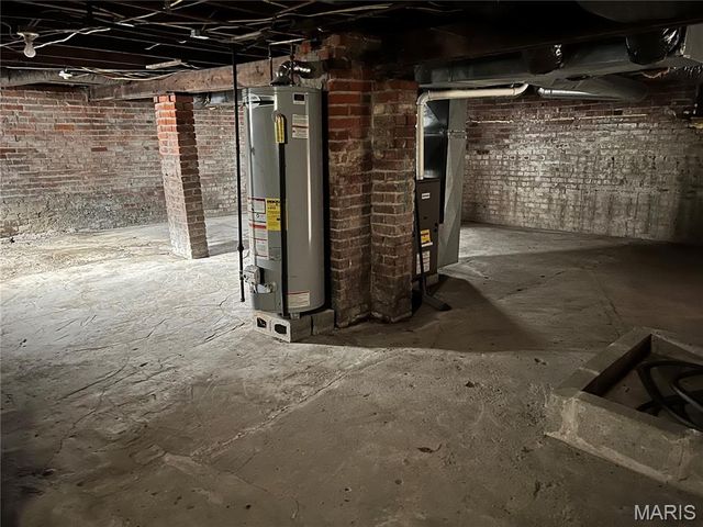 523 E Tremont Street, Hillsboro, IL 62049