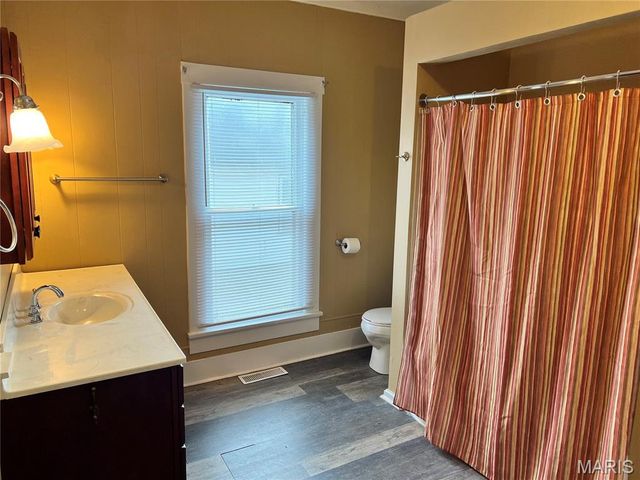 523 E Tremont Street, Hillsboro, IL 62049