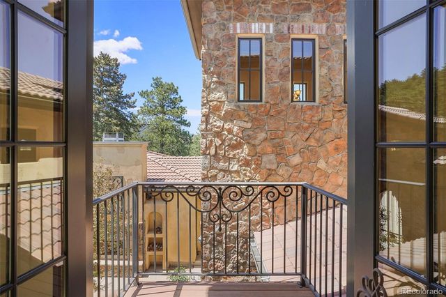 2869 Valley Park Drive, Larkspur, CO 80118